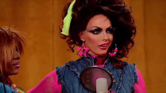 Drag Race - Season 5 - Episode 6 - Can I get an Amen full at 02:59 — ROXXXY ANDREWS